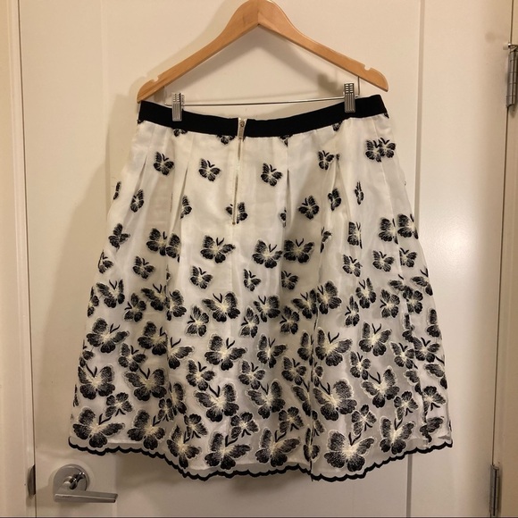 TALBOTS Sz 14P Embroidered Butterfly Pleated Knee Length Lined Zipper Skirt - Picture 5 of 6